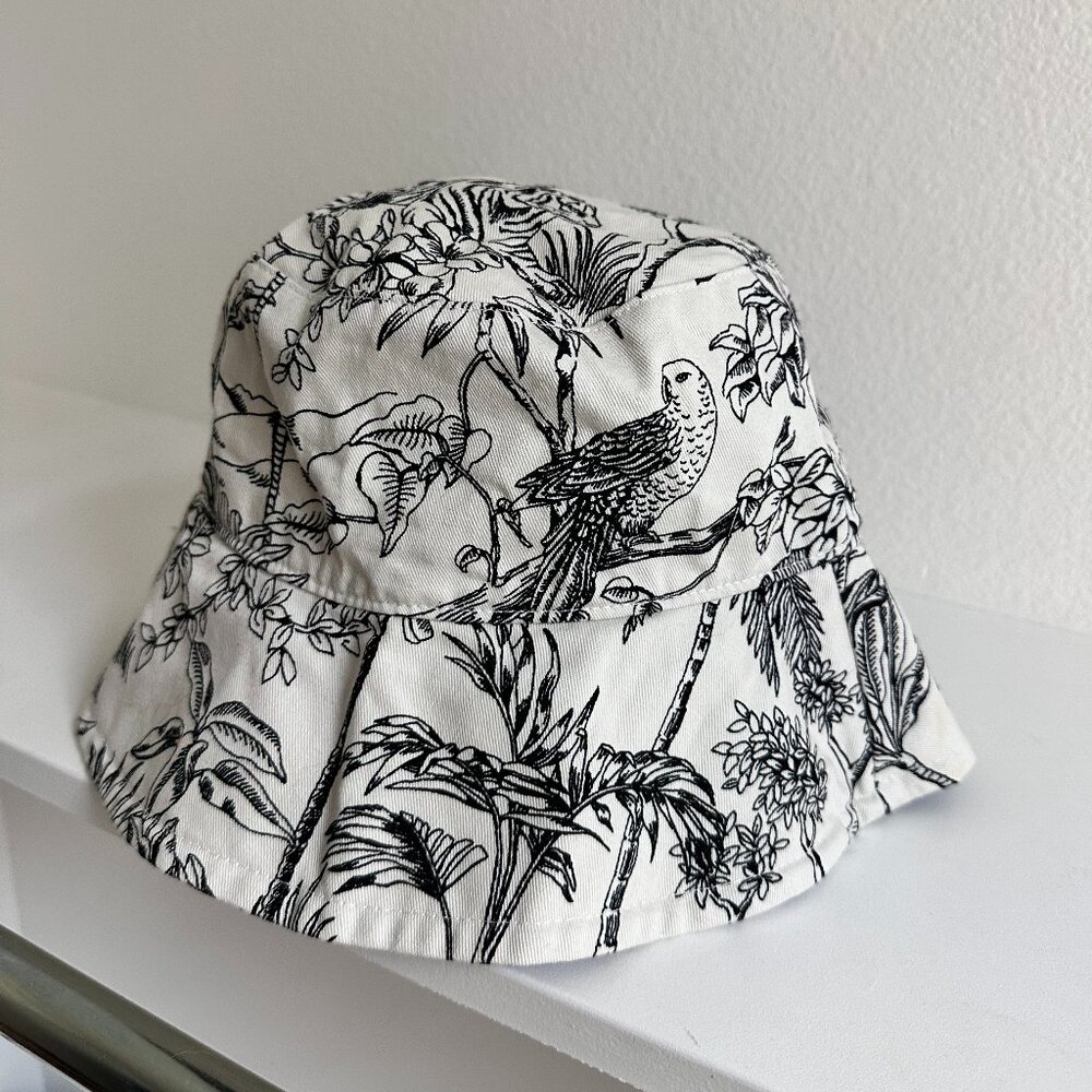Bucket Hat